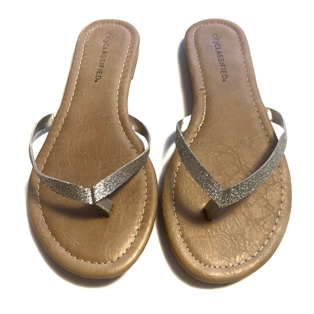 $5 with bundle - City Classified Sandals